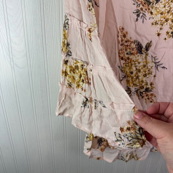Maurices Floral Print Tiered Bell Sleeve Top‎ size Small - Picture 2 of 5